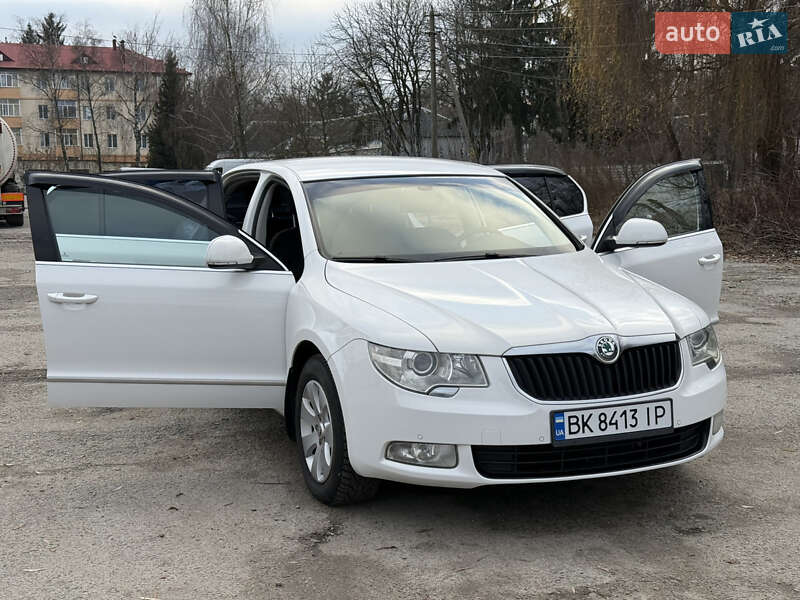 Ліфтбек Skoda Superb 2012 в Звягелі фото 12 Ліфтбек Skoda Superb 2012 в Звягелі