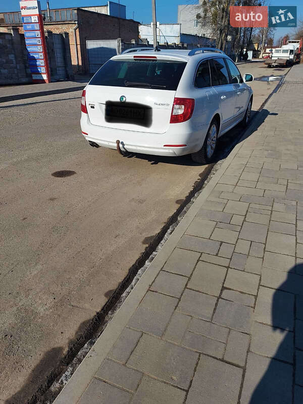 Универсал Skoda Superb 2012 в Звягеле фото 5 Универсал Skoda Superb 2012 в Звягеле