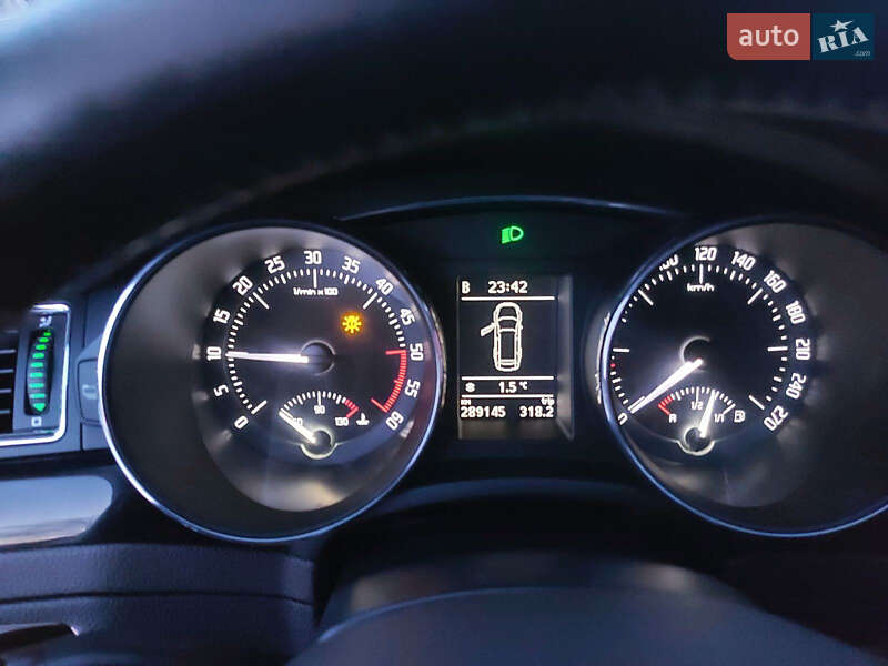 Универсал Skoda Superb 2012 в Звягеле фото 11 Универсал Skoda Superb 2012 в Звягеле