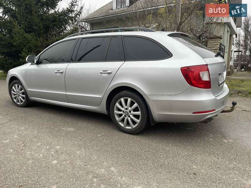 Універсал Skoda Superb 2011 в Києві