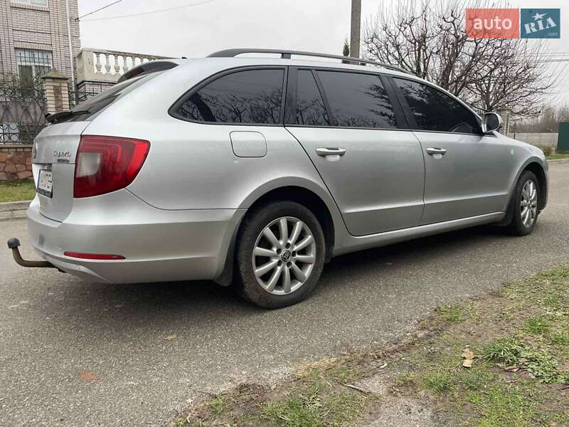 Універсал Skoda Superb 2011 в Києві