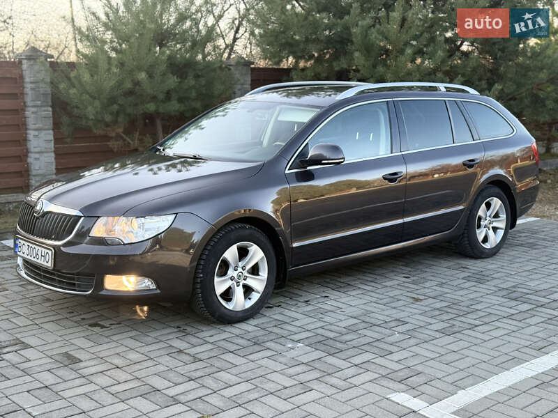 Универсал Skoda Superb 2010 в Самборе