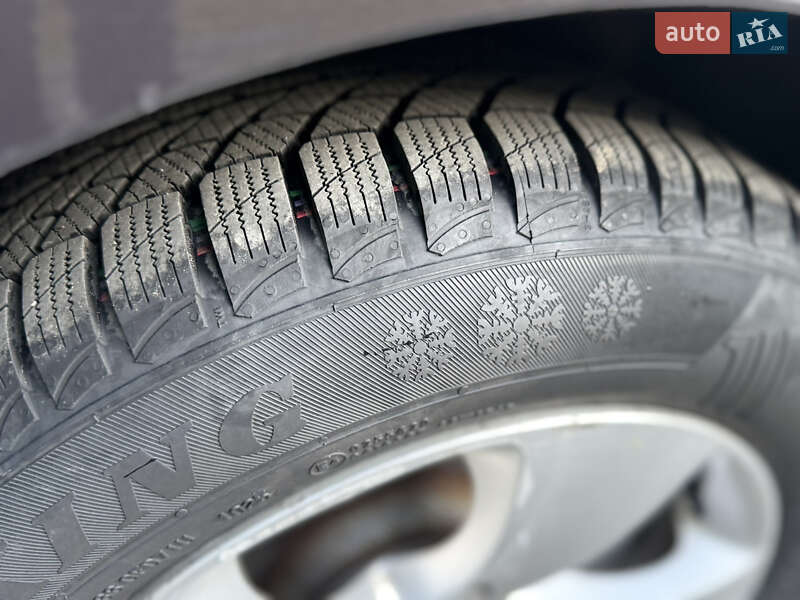 Универсал Skoda Superb 2010 в Самборе