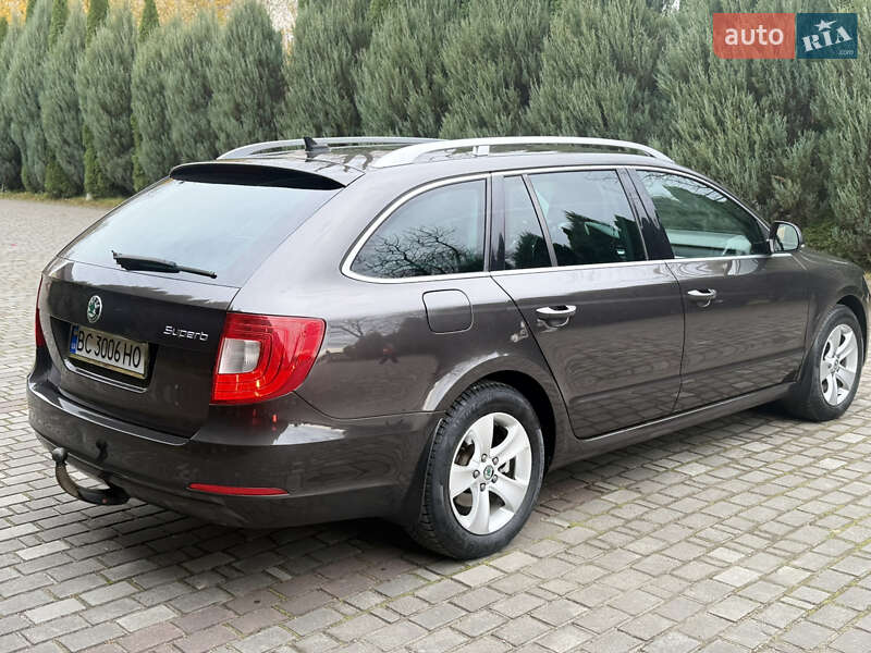 Универсал Skoda Superb 2010 в Самборе