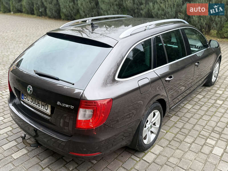 Универсал Skoda Superb 2010 в Самборе