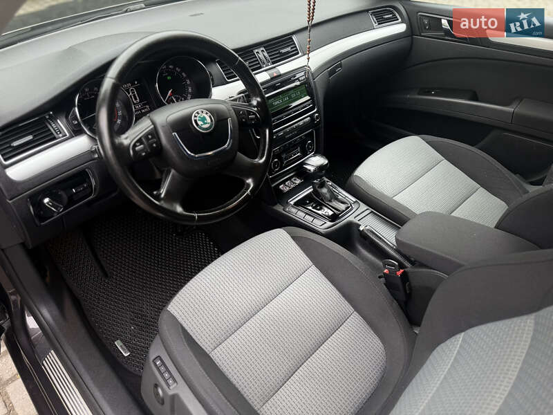 Универсал Skoda Superb 2010 в Самборе