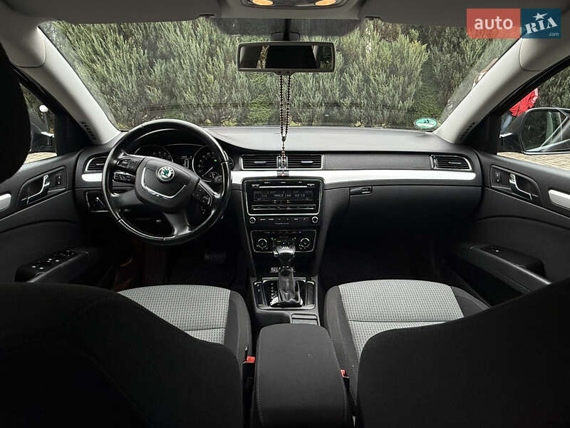 Универсал Skoda Superb 2010 в Самборе