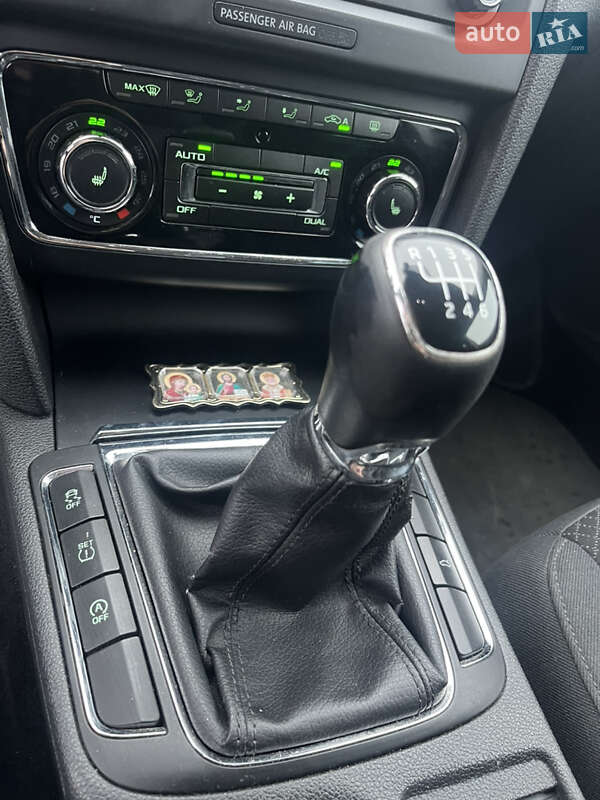 Универсал Skoda Superb 2014 в Коростене фото 38 Универсал Skoda Superb 2014 в Коростене