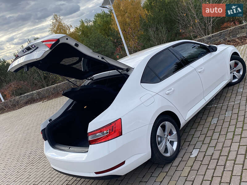 Ліфтбек Skoda Superb 2016 в Вінниці