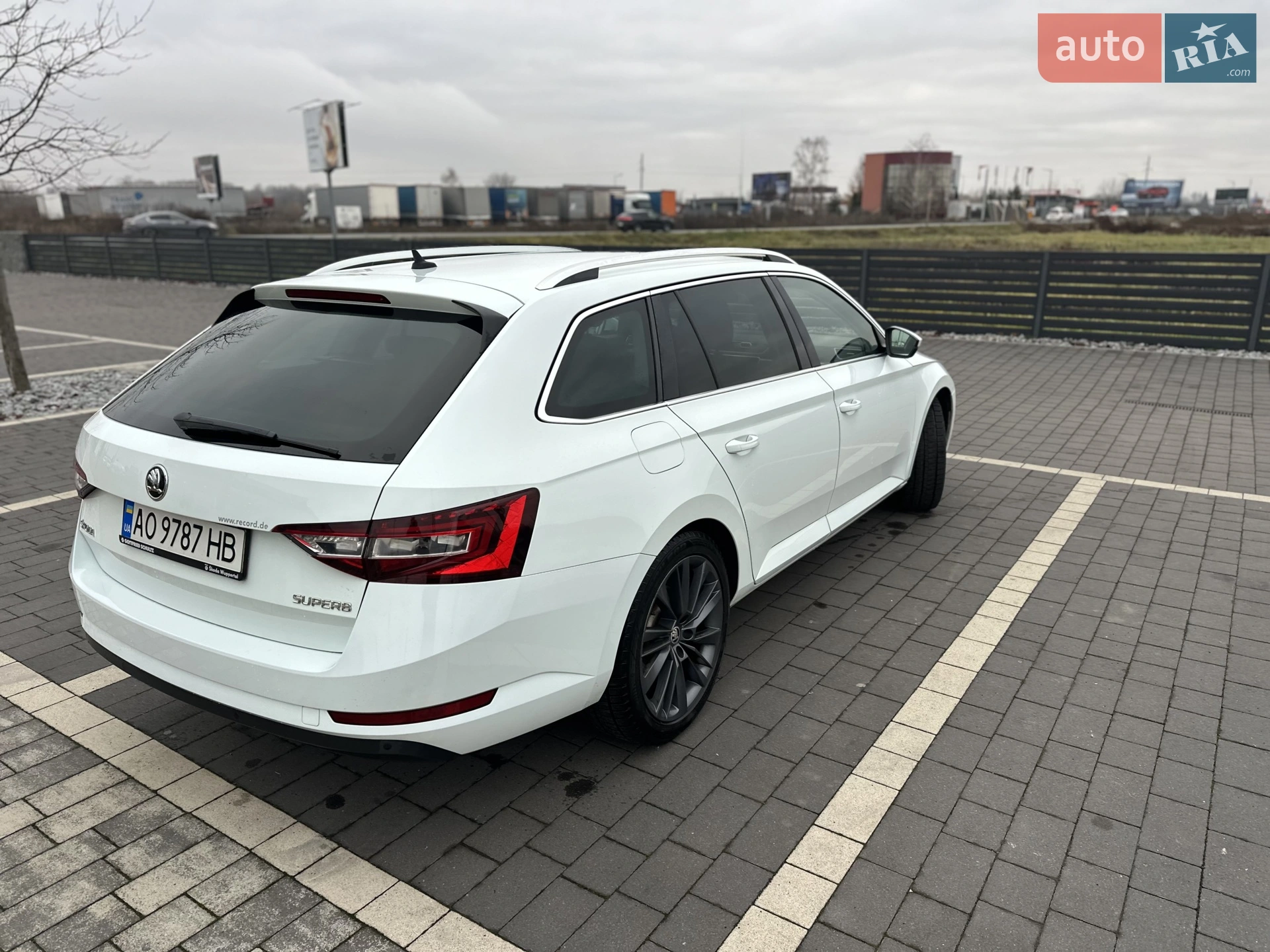 2017 Skoda Superb - мініатюра 14