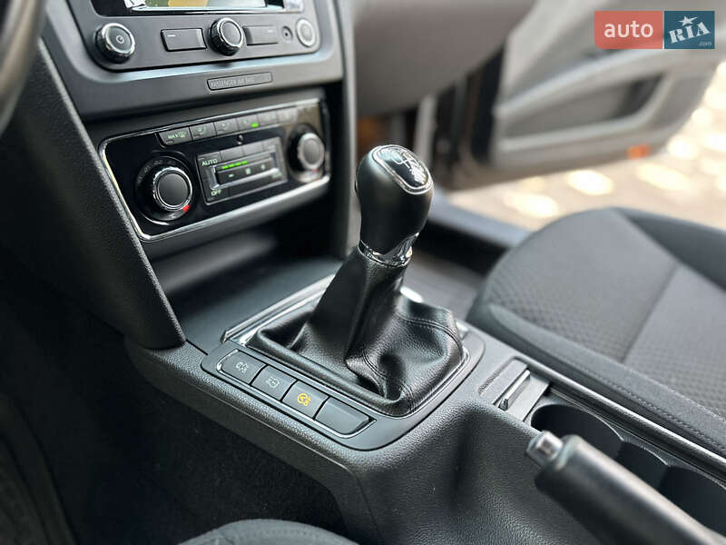 Універсал Skoda Superb 2014 в Дрогобичі фото 100 Універсал Skoda Superb 2014 в Дрогобичі