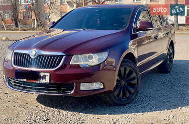 Лифтбек Skoda Superb 2012 в Староконстантинове