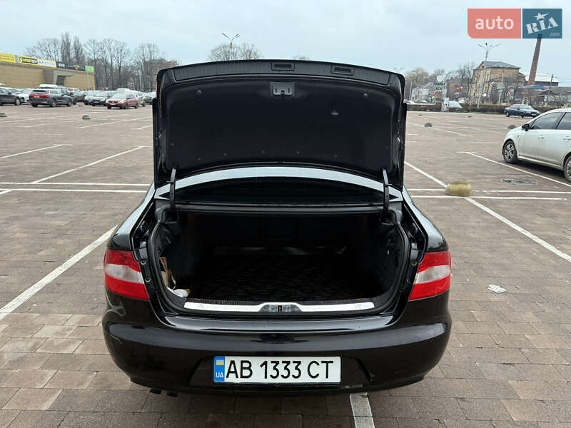 Лифтбек Skoda Superb 2011 в Житомире