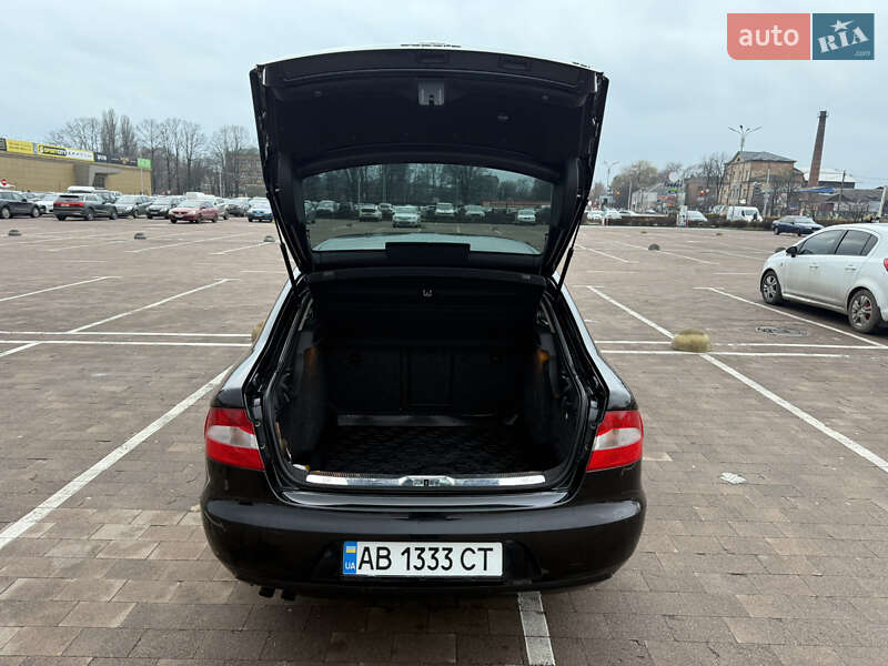 Лифтбек Skoda Superb 2011 в Житомире