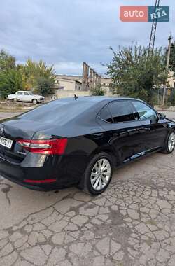 Ліфтбек Skoda Superb 2016 в Дніпрі