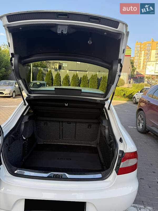 Лифтбек Skoda Superb 2012 в Петропавловской Борщаговке фото 4 Лифтбек Skoda Superb 2012 в Петропавловской Борщаговке