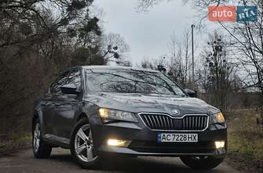 Лифтбек Skoda Superb 2016 в Львове