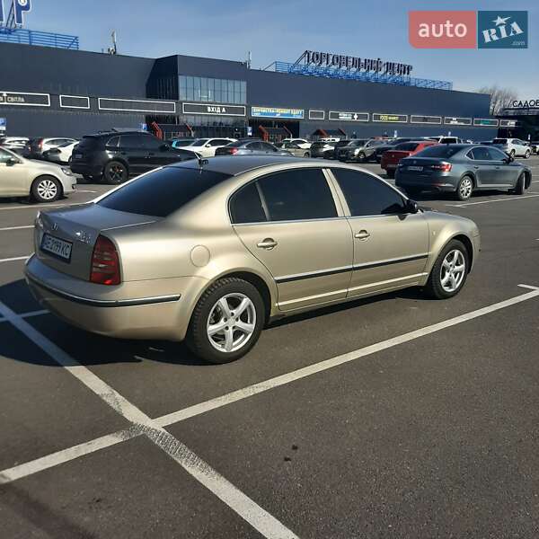 Лифтбек Skoda Superb 2005 в Днепре