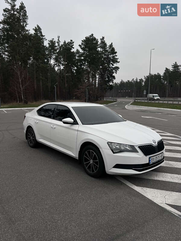 Ліфтбек Skoda Superb 2015 в Києві фото 15 Ліфтбек Skoda Superb 2015 в Києві