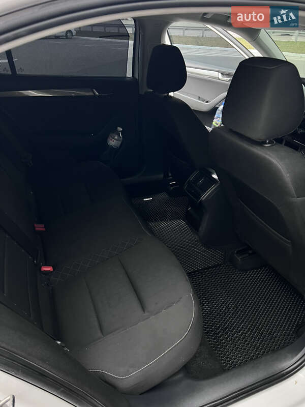 Ліфтбек Skoda Superb 2015 в Києві фото 20 Ліфтбек Skoda Superb 2015 в Києві