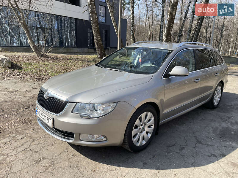 Универсал Skoda Superb 2010 в Тернополе