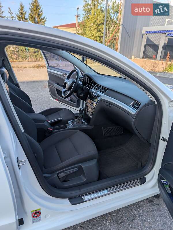 Ліфтбек Skoda Superb 2013 в Харкові