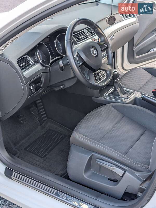 Ліфтбек Skoda Superb 2013 в Харкові