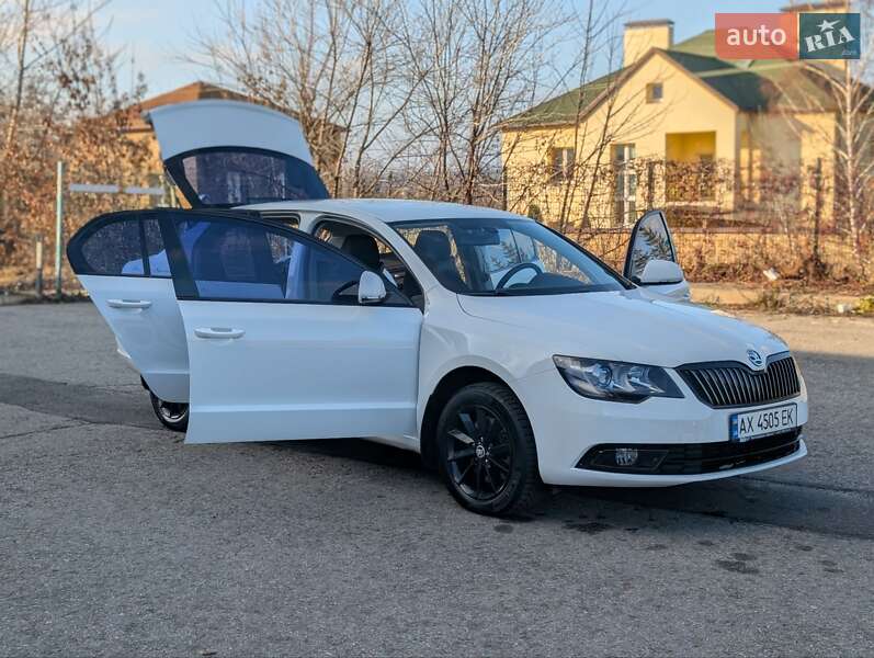 Ліфтбек Skoda Superb 2013 в Харкові
