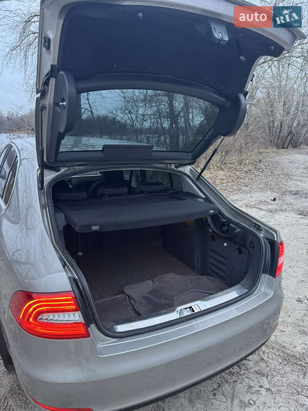 Лифтбек Skoda Superb 2014 в Киеве фото 5 Лифтбек Skoda Superb 2014 в Киеве