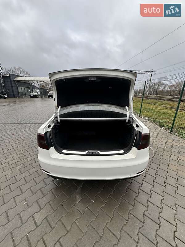 Ліфтбек Skoda Superb 2013 в Звягелі