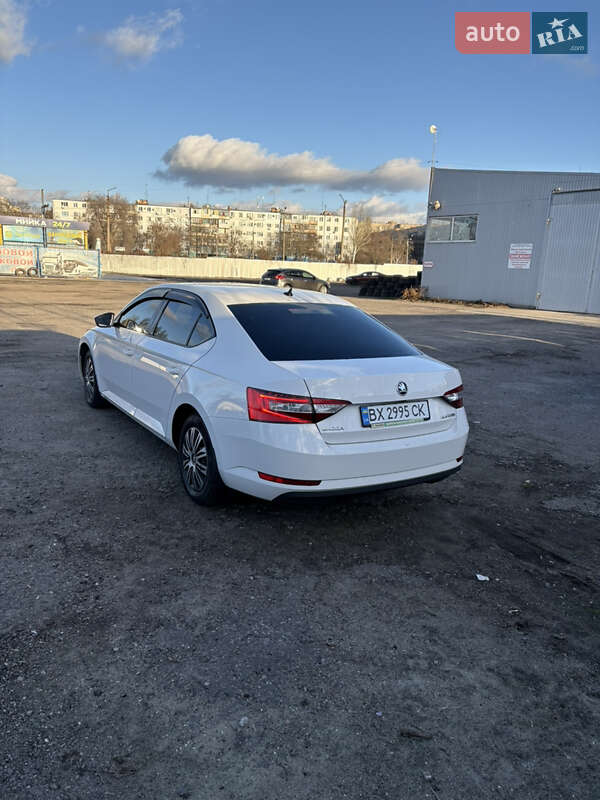 Лифтбек Skoda Superb 2018 в Запорожье фото 4 Лифтбек Skoda Superb 2018 в Запорожье