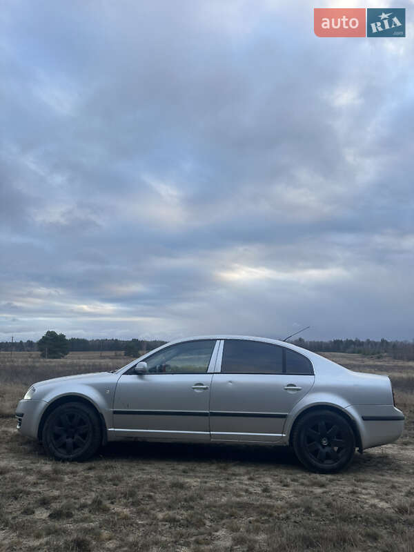 Лифтбек Skoda Superb 2003 в Владимирце фото 8 Лифтбек Skoda Superb 2003 в Владимирце