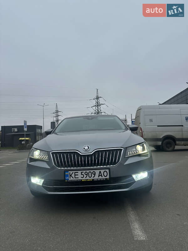 Лифтбек Skoda Superb 2016 в Киеве фото Лифтбек Skoda Superb 2016 в Киеве