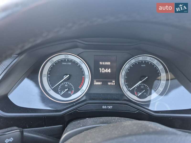 Лифтбек Skoda Superb 2016 в Калуше