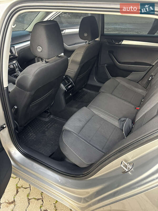 Универсал Skoda Superb 2015 в Ужгороде