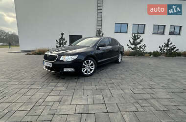 Лифтбек Skoda Superb 2010 в Луцке