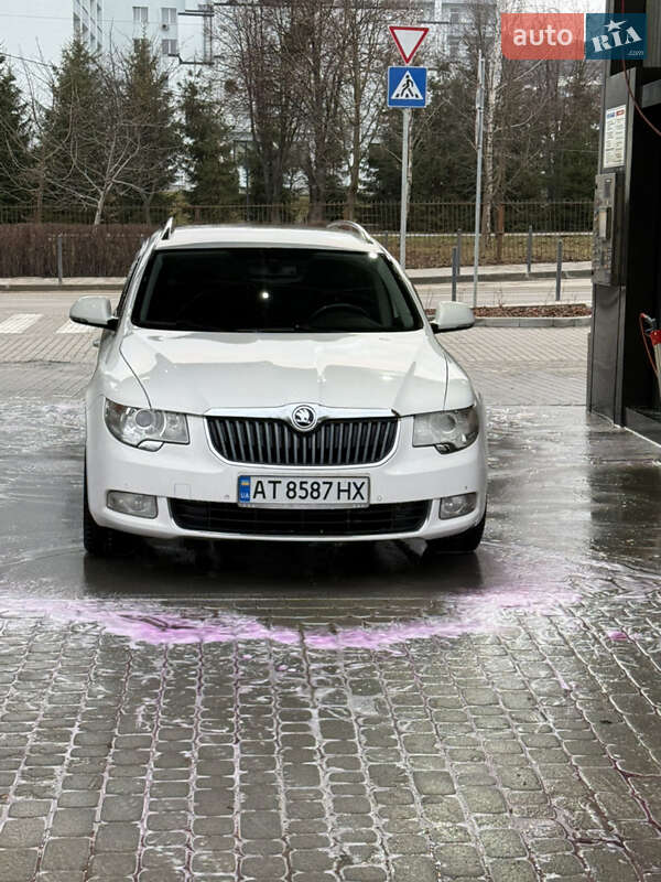 Skoda Superb 2012