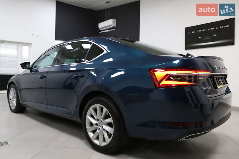 Лифтбек Skoda Superb 2020 в Дрогобыче