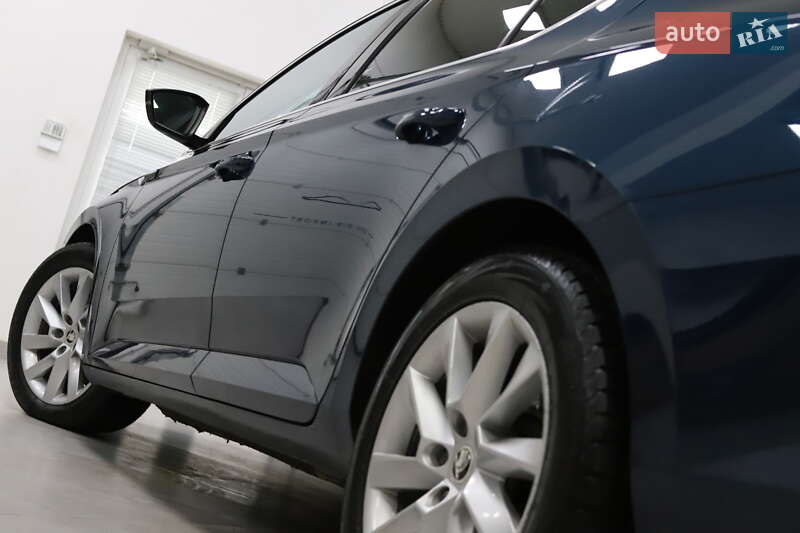 Лифтбек Skoda Superb 2020 в Дрогобыче