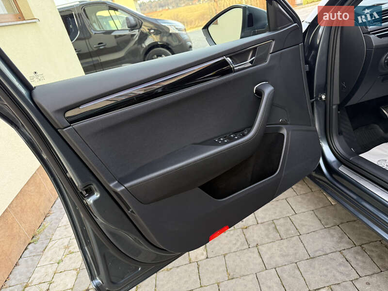 Універсал Skoda Superb 2020 в Дрогобичі