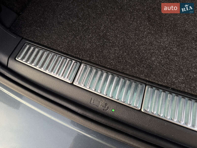 Універсал Skoda Superb 2020 в Дрогобичі