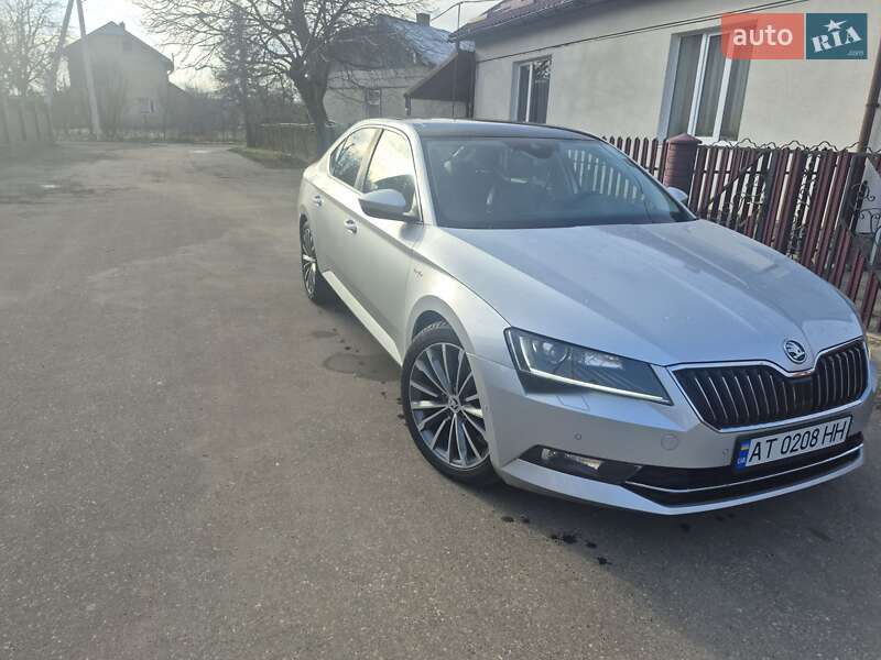 Лифтбек Skoda Superb 2016 в Калуше