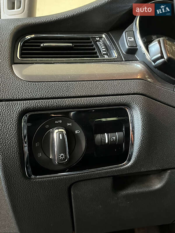 Універсал Skoda Superb 2014 в Іршаві