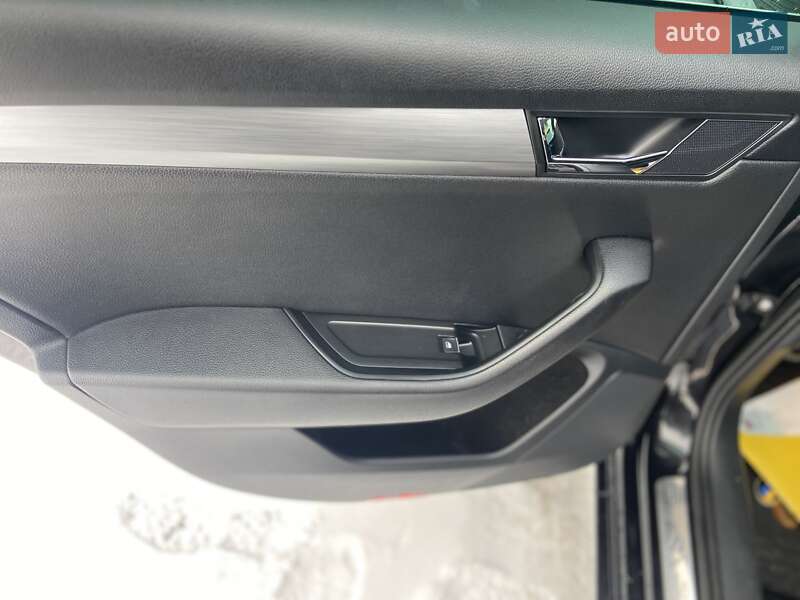 Универсал Skoda Superb 2016 в Отынии фото 36 Универсал Skoda Superb 2016 в Отынии