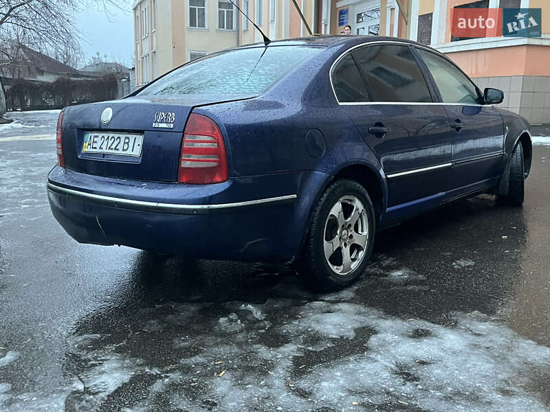 Ліфтбек Skoda Superb 2003 в Дніпрі
