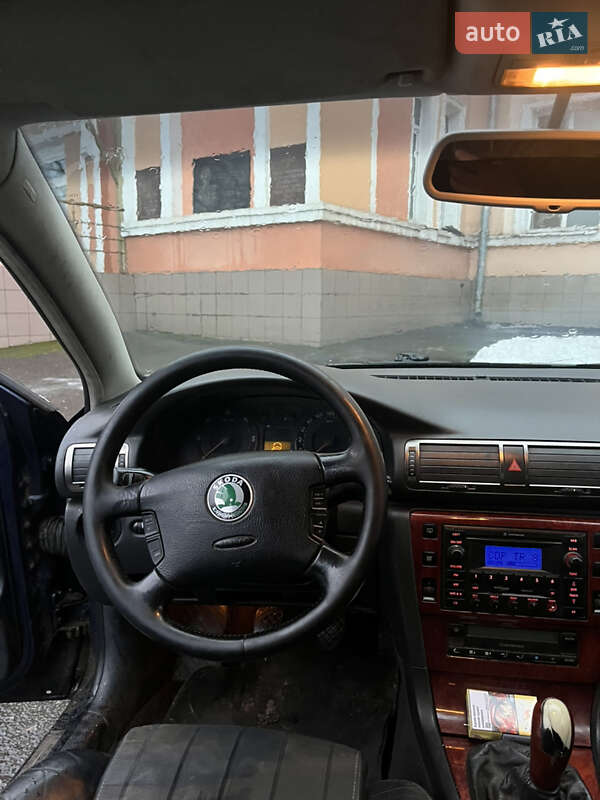 Ліфтбек Skoda Superb 2003 в Дніпрі
