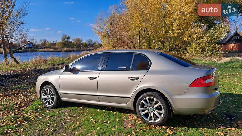Лифтбек Skoda Superb 2010 в Днепре