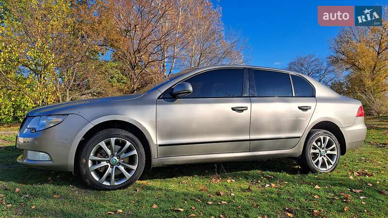 Лифтбек Skoda Superb 2010 в Днепре
