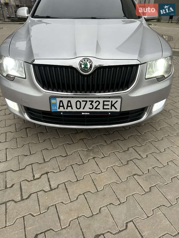 Лифтбек Skoda Superb 2010 в Киеве