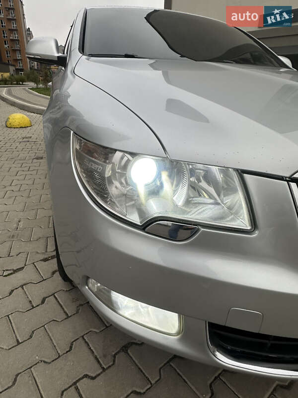 Лифтбек Skoda Superb 2010 в Киеве